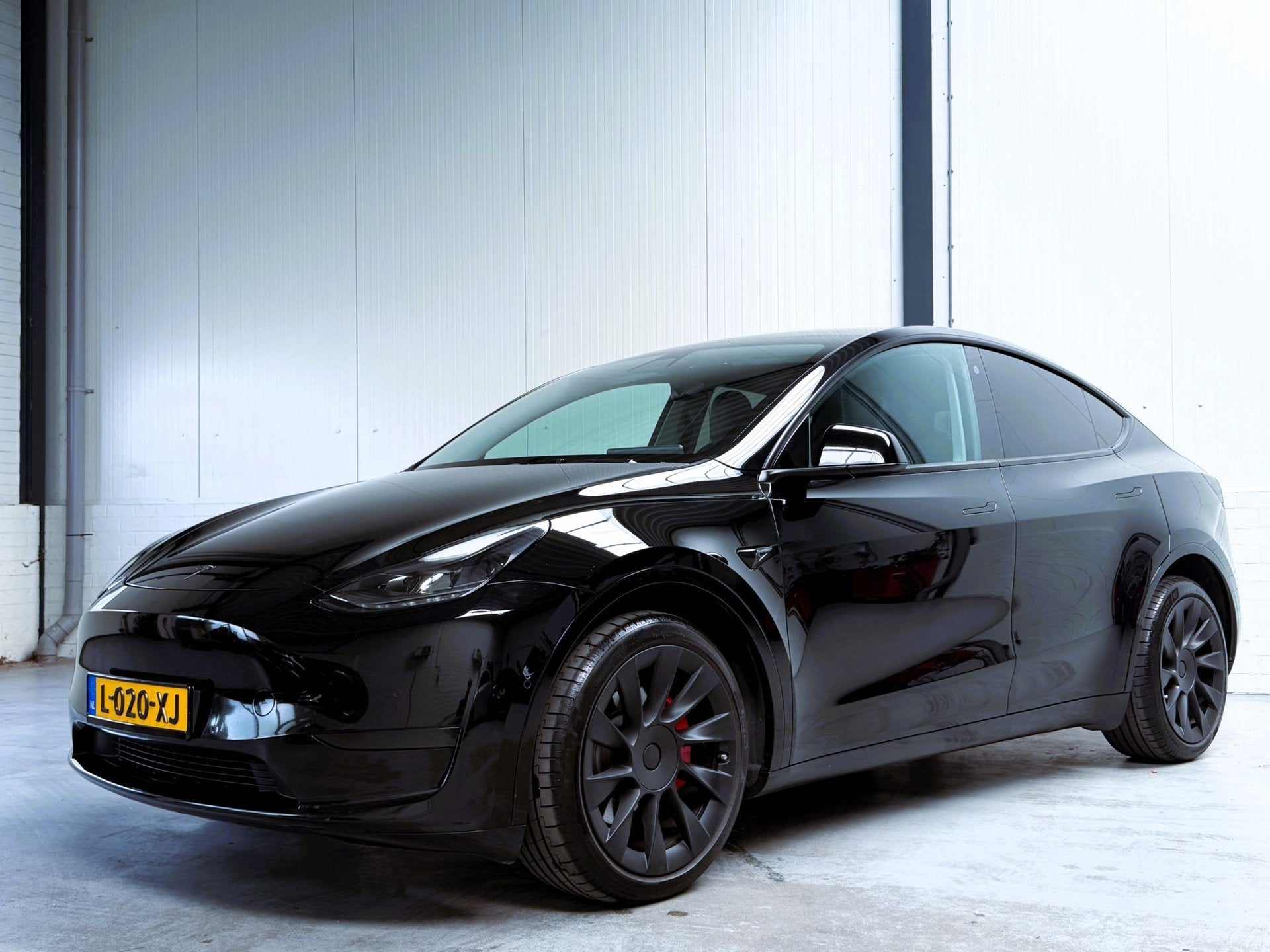 Tesla Model Y Long Range AWD 75 kWh|Trekhaak|20 Inch|SoH 88%, Automaat, Gebruikt, Zwart, Stoelverwarming