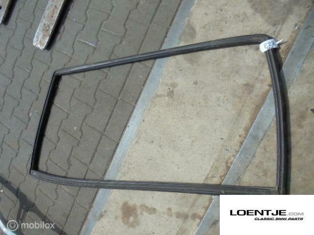 Achterruitrubber BMW e28 518 520 525 528 535, Gebruikt, Ophalen of Verzenden, BMW, BMW