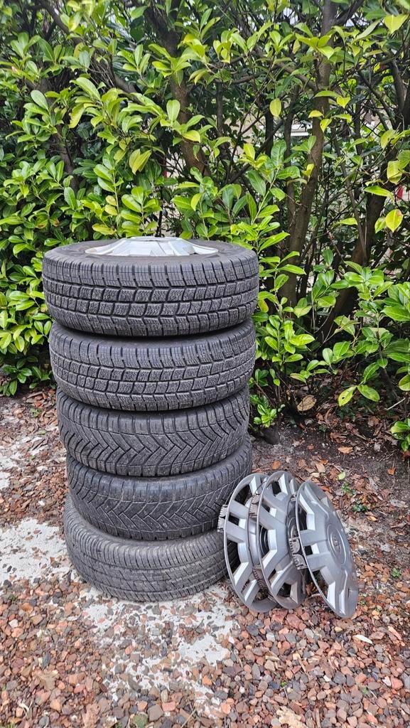 Velgen en banden (all season)  5x118 15 inch 215/70 R15, Ophalen, 15 inch, Banden en Velgen, All Season