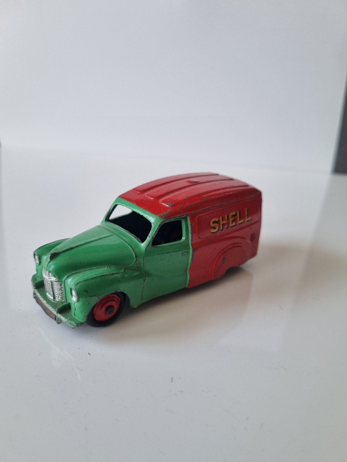 dinky toys, Hobby en Vrije tijd, Modelauto's | 1:43, Ophalen of Verzenden, Gebruikt, Auto, Dinky Toys