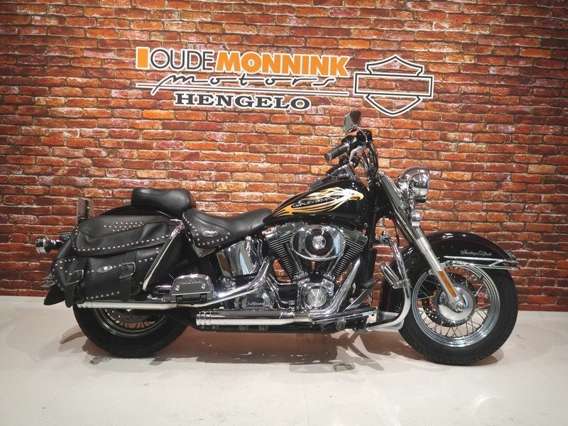 Harley-Davidson FLSTC Heritage Classic 1450 (bj 2002), Info@harley-davidson.com, Bedrijf, Laan van Vredenoord 33
2289 DA  Rijswijk ZH