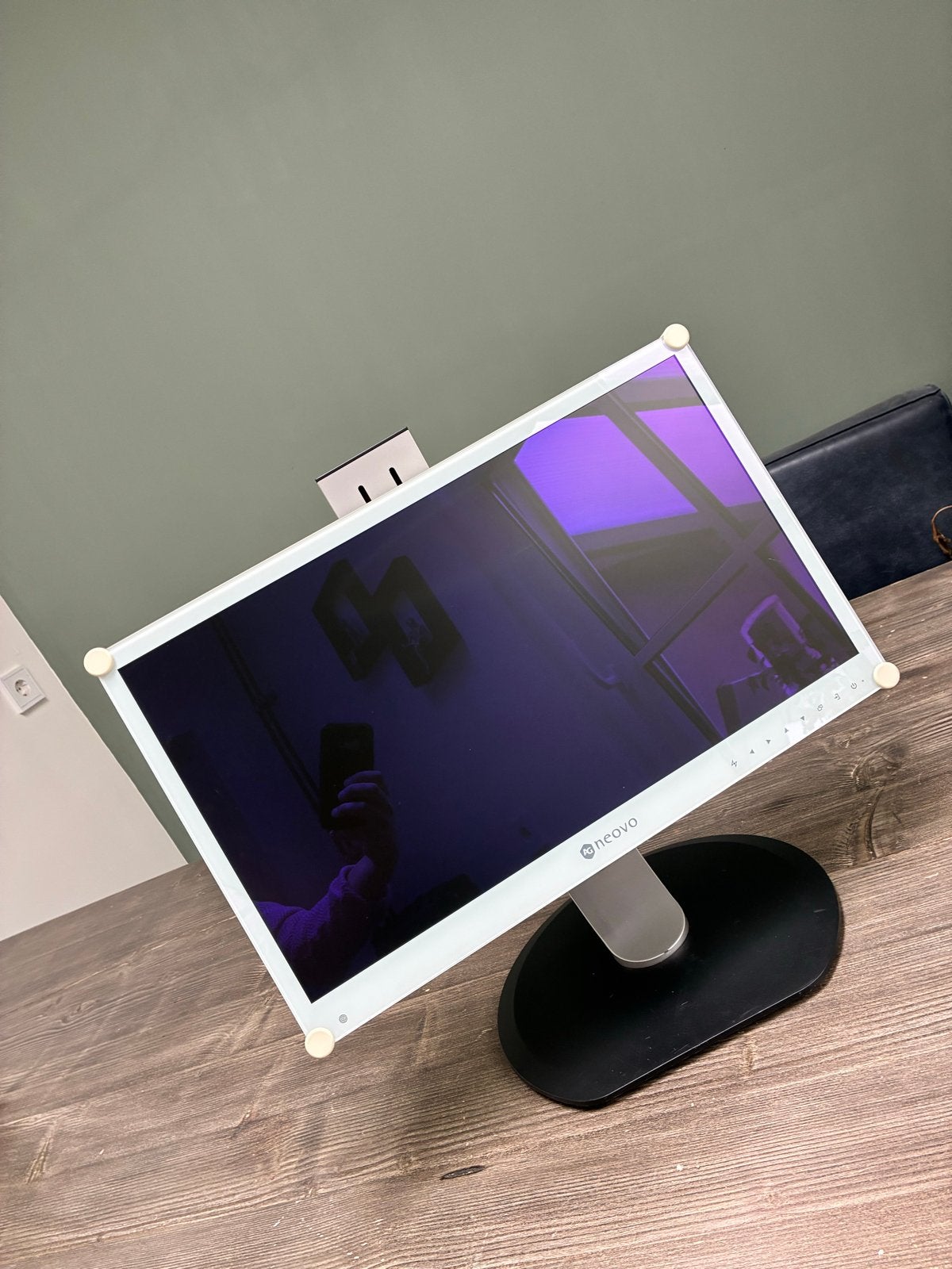 Neovo X-22 Monitor - 22 inch Full HD met HDMI en DVI, Computers en Software, Ophalen, Gebruikt, Kantelbaar, Full HD