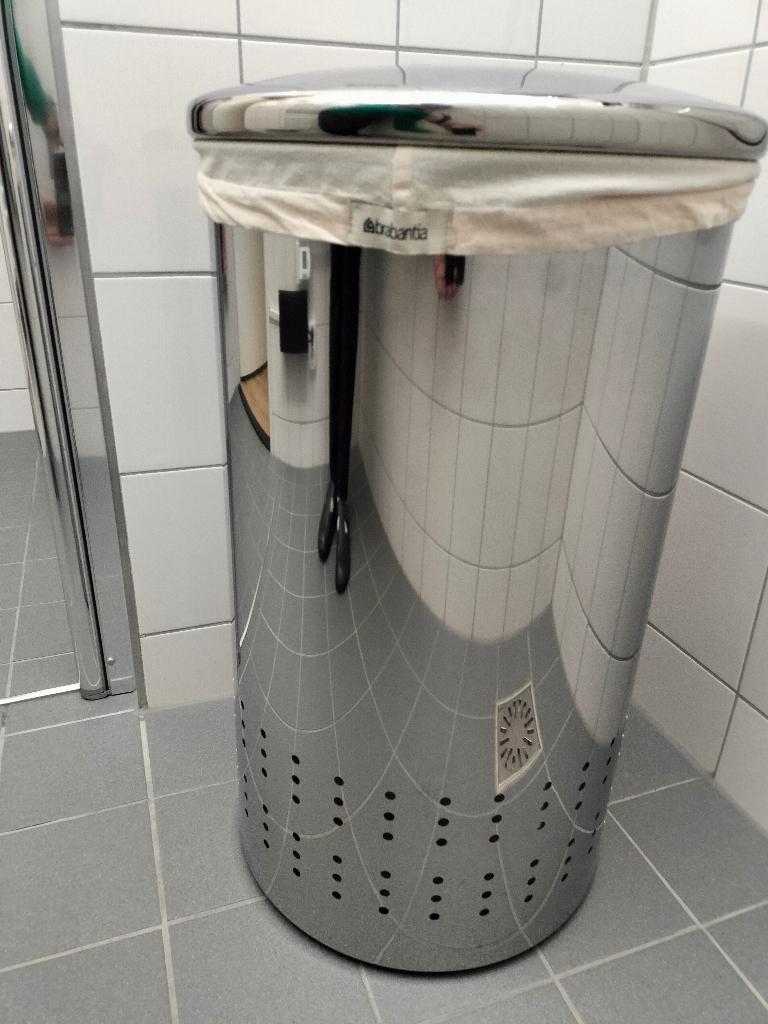 Brabantia wasbox-was emmer RVS, Huis en Inrichting, Emmers, Ophalen, Zo goed als nieuw, RVS, Met deksel