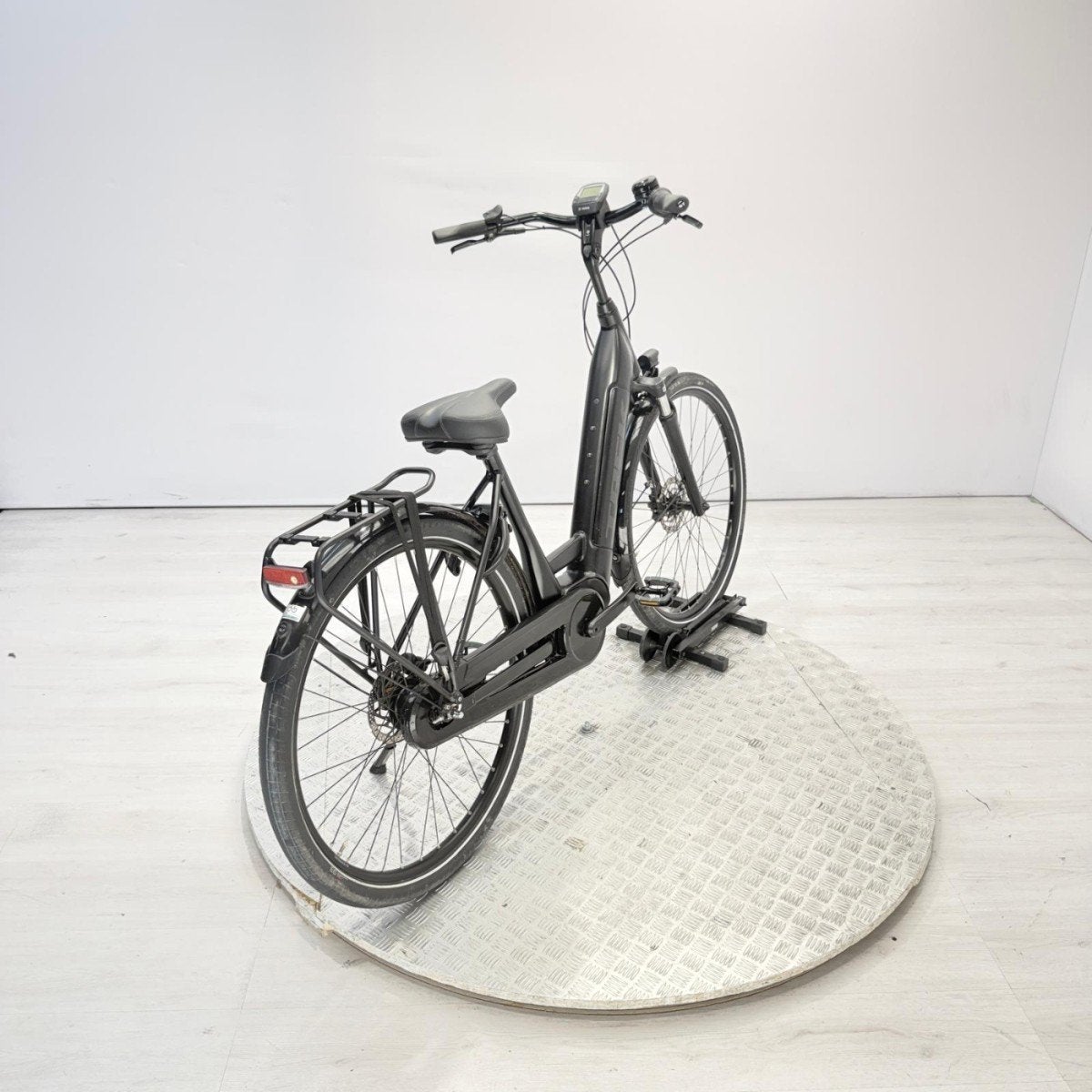 Trek District+6 | 9302KM Dames Zwart M 2021, Gebruikt, -, -, -