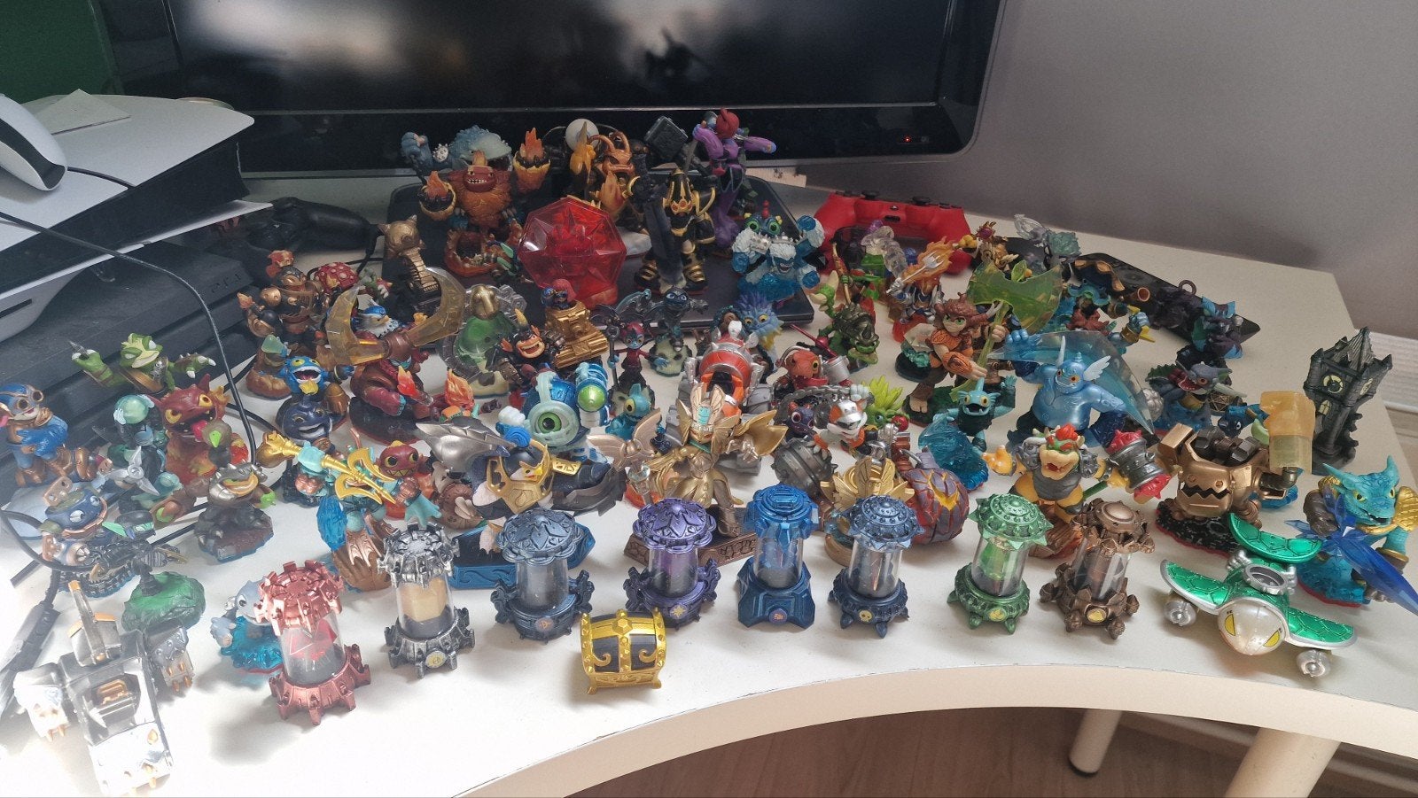 Collectie skylanders 90 stuks en 3 portals, Gebruikt, 1 speler, Eén computer, Vanaf 7 jaar