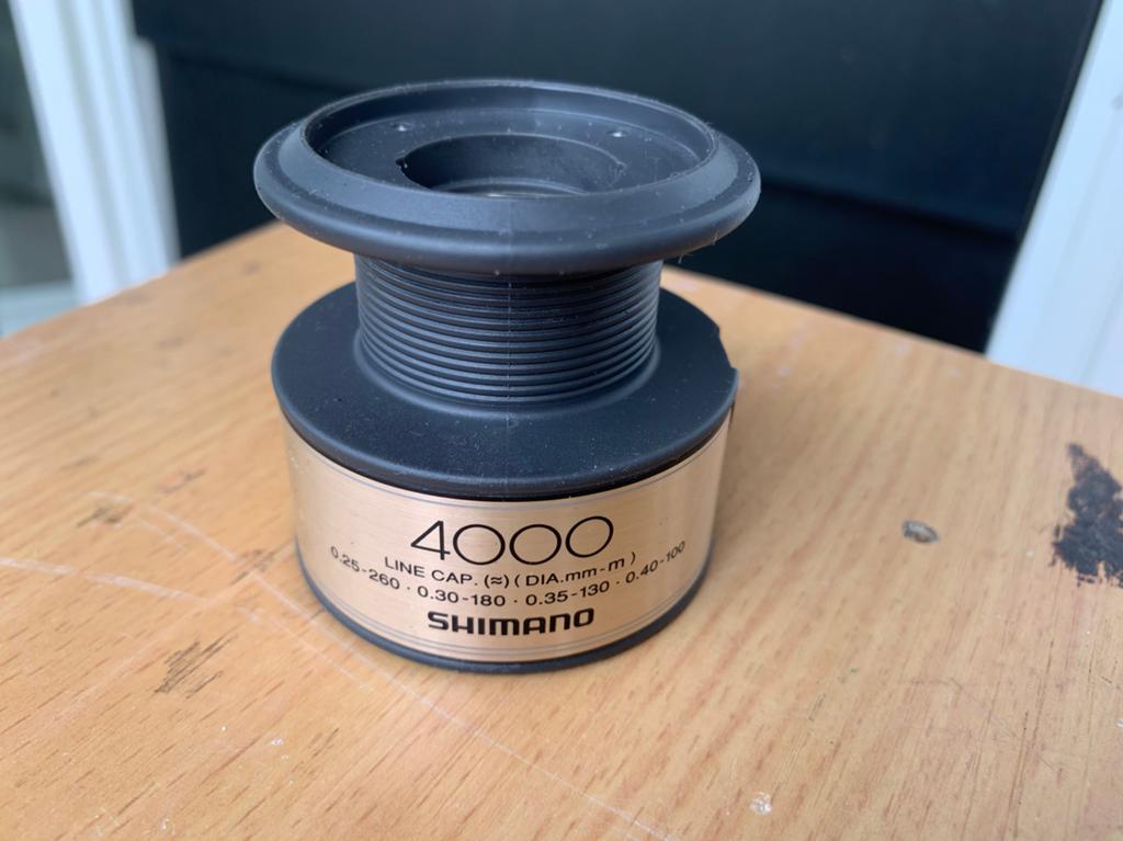 Hengelsport shimano 4000 werpmolen extra spoel karpervissen, Ophalen of Verzenden, Zo goed als nieuw, Molen