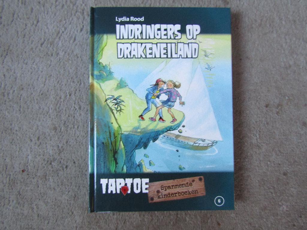 Boek: Taptoe: Indringers op drakeneiland, Ophalen of Verzenden, Gelezen, Lydia Rood, Fictie algemeen