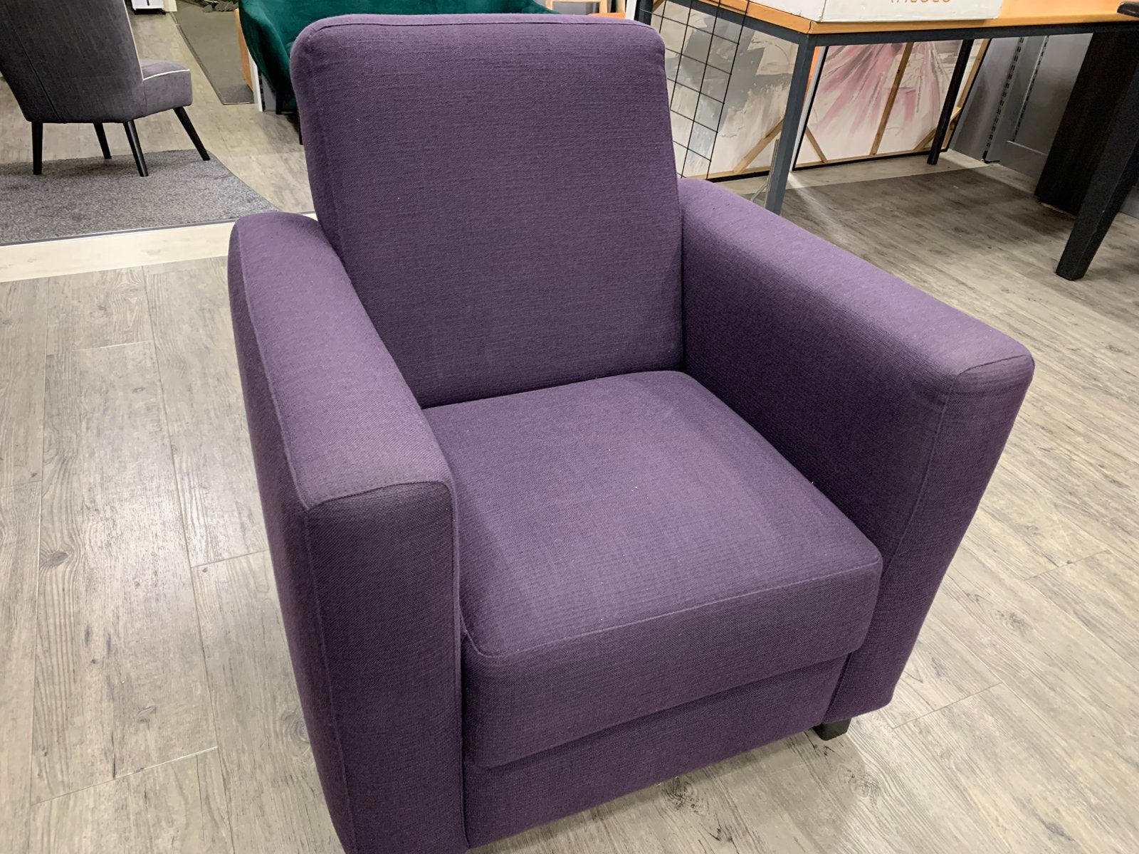 Comfortabele paarse fauteuil, Ophalen, 75 tot 100 cm, Zo goed als nieuw, Stof