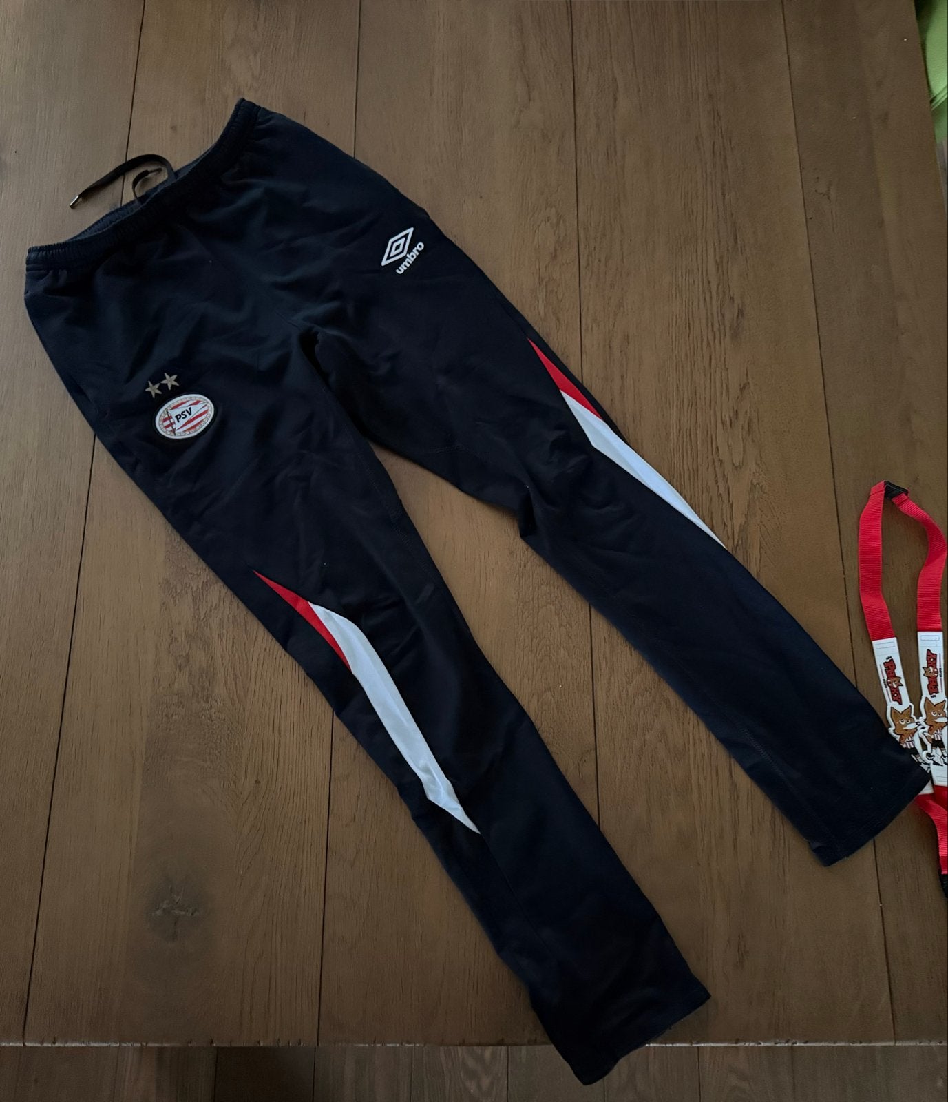 PSV trainingsbroek maat 152 Umbro, Ophalen of Verzenden, Zo goed als nieuw, Jongen, Sport- of Zwemkleding