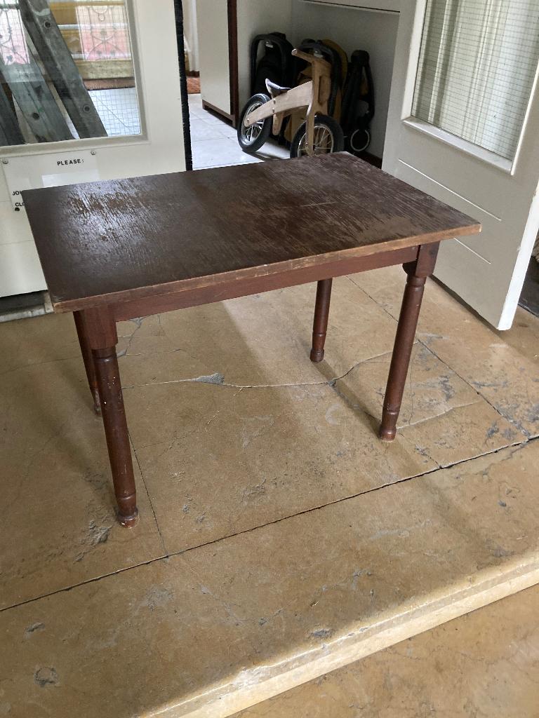 Vintage bijzettafeltje, Huis en Inrichting, Tafels | Bijzettafels, Ophalen, Rond, Minder dan 55 cm, 45 tot 60 cm
