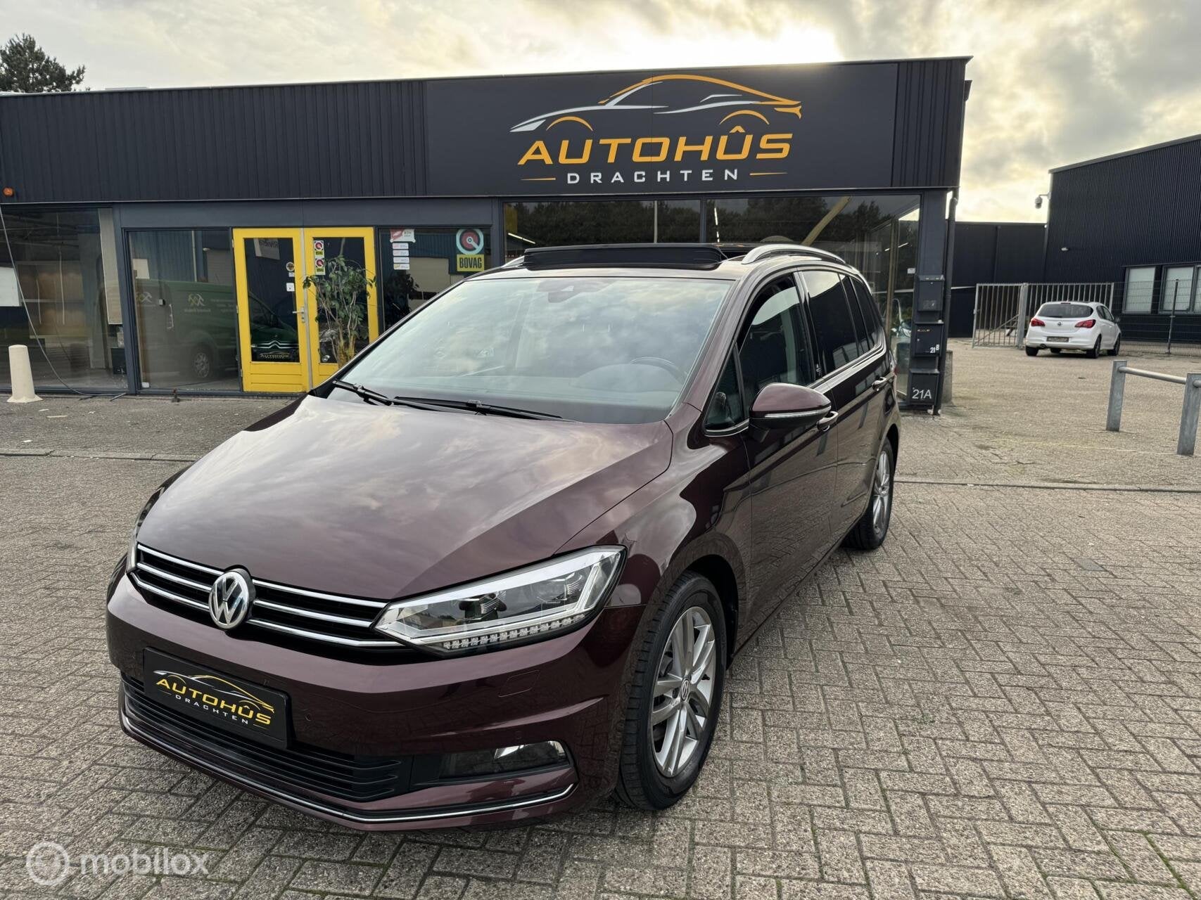 Volkswagen Touran 1.4 TSI 150 pk Highline OPEN-DAK*NAVI*LM V, Auto's, Voorwielaandrijving, Dealer onderhouden, Stof, Gebruikt