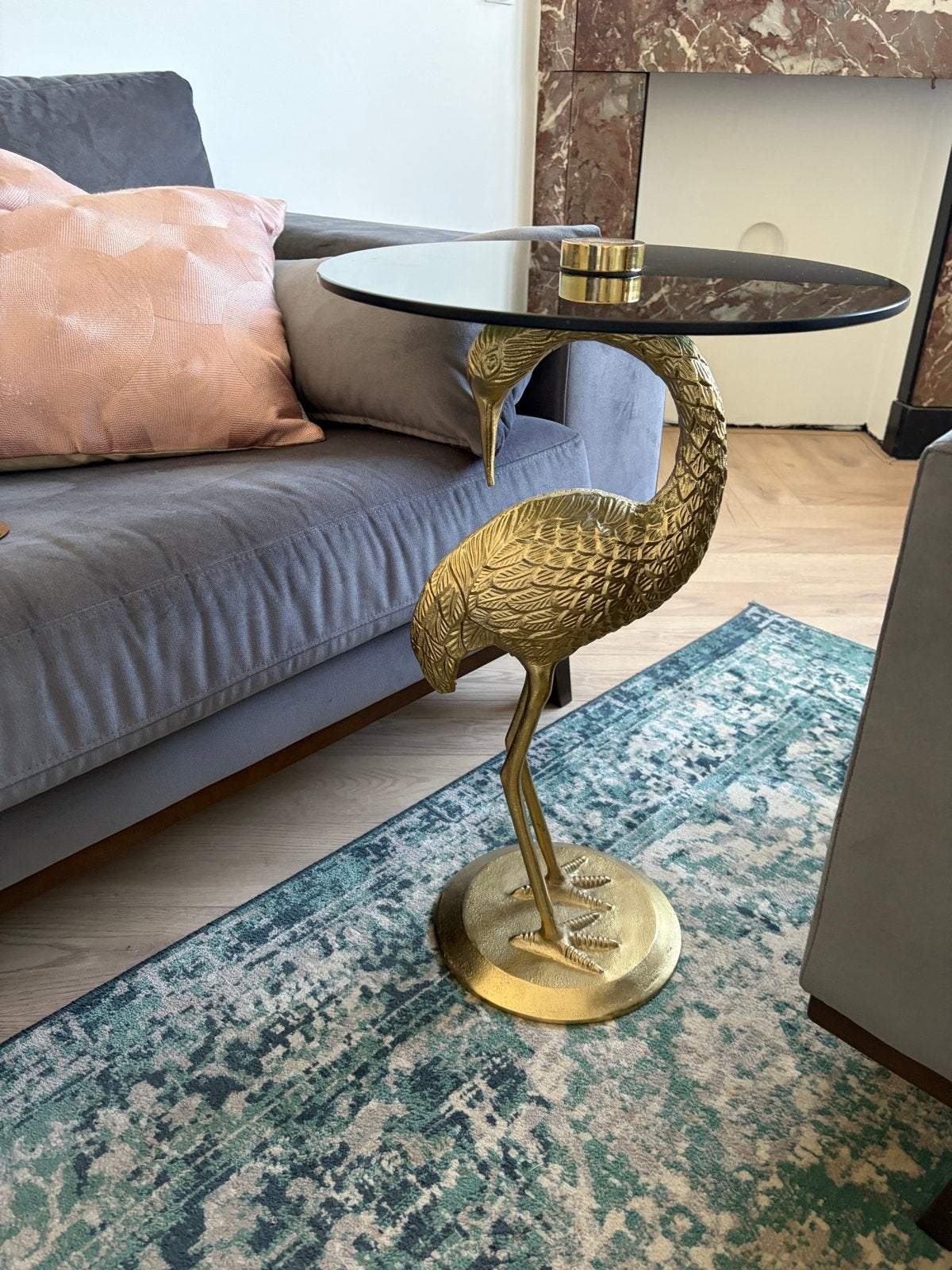 Gouden Kraanvogel Bijzettafel met Glazen Blad, Minder dan 55 cm, Metaal of Aluminium, Rond, Zo goed als nieuw