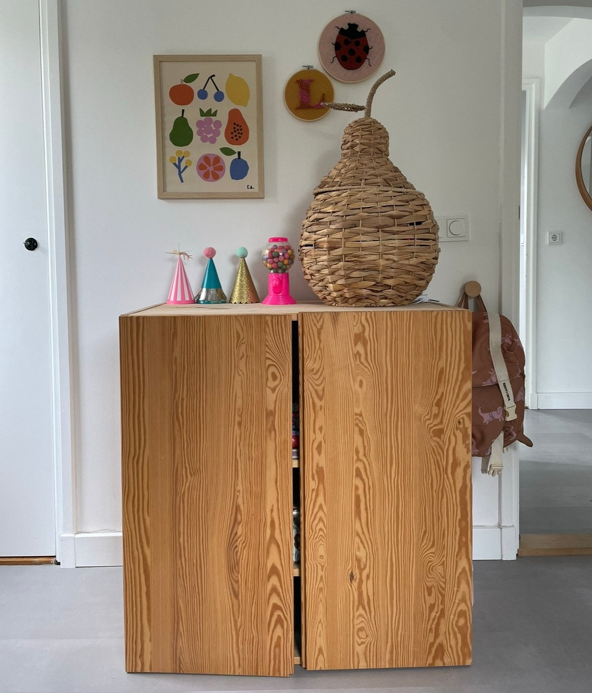 IKEA houten kast - Veelzijdige opbergoplossing, Ophalen, Zo goed als nieuw