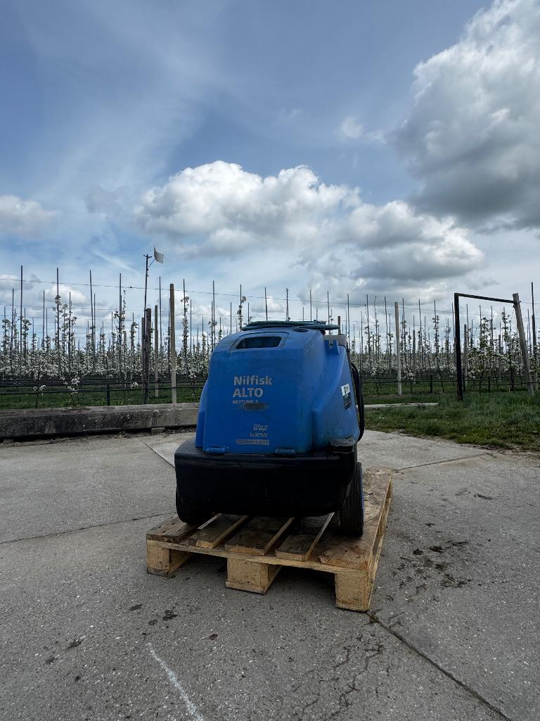 Nilfisk hogedrukreiniger, Tuin en Terras, Hogedrukreinigers, Gebruikt, Elektrisch, Met regelbare waterdruk, Met autostop en -start