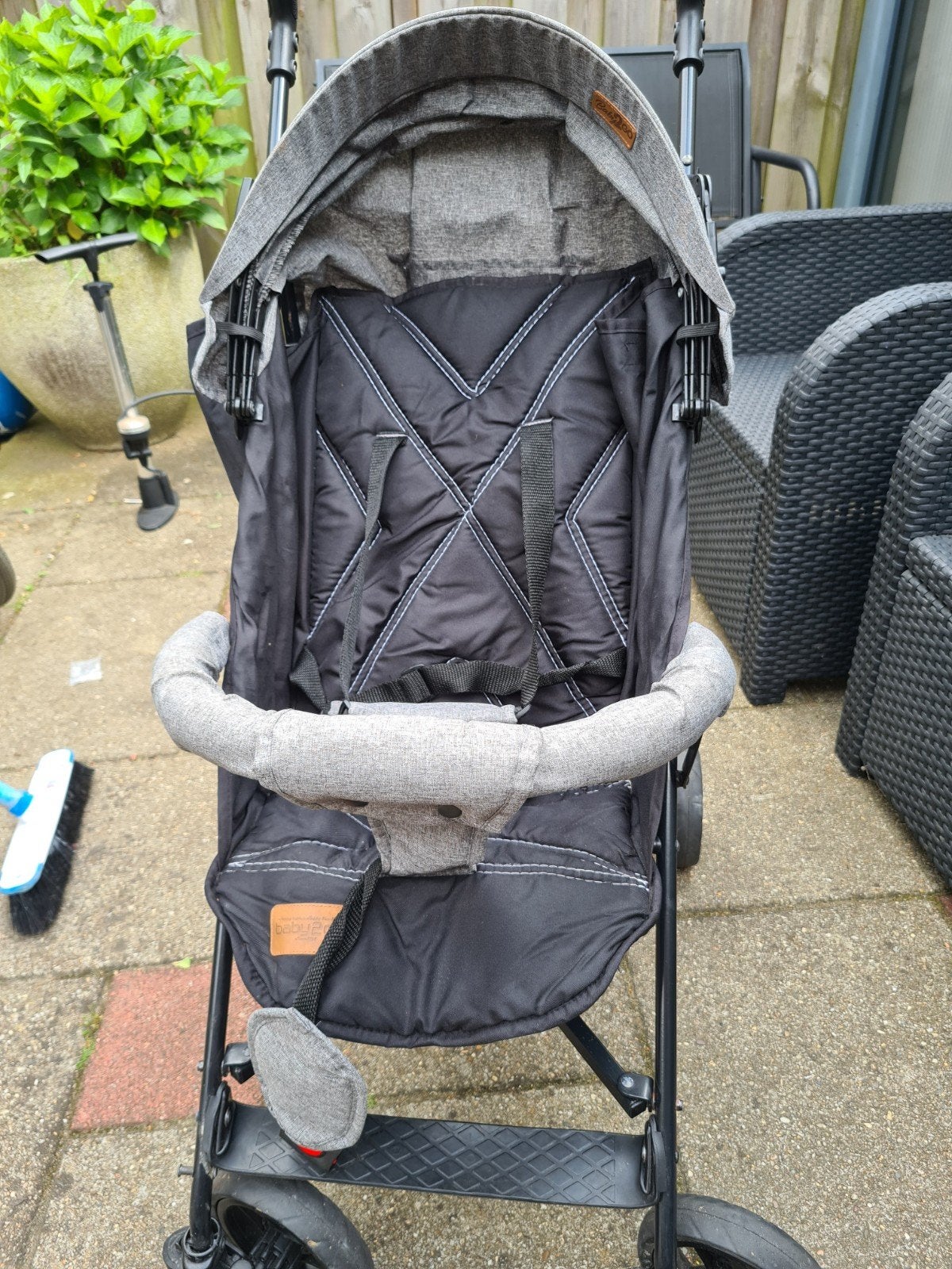 Grijze buggy weinig gebruikt met lig functie, Kinderen en Baby's, Ophalen, Zo goed als nieuw