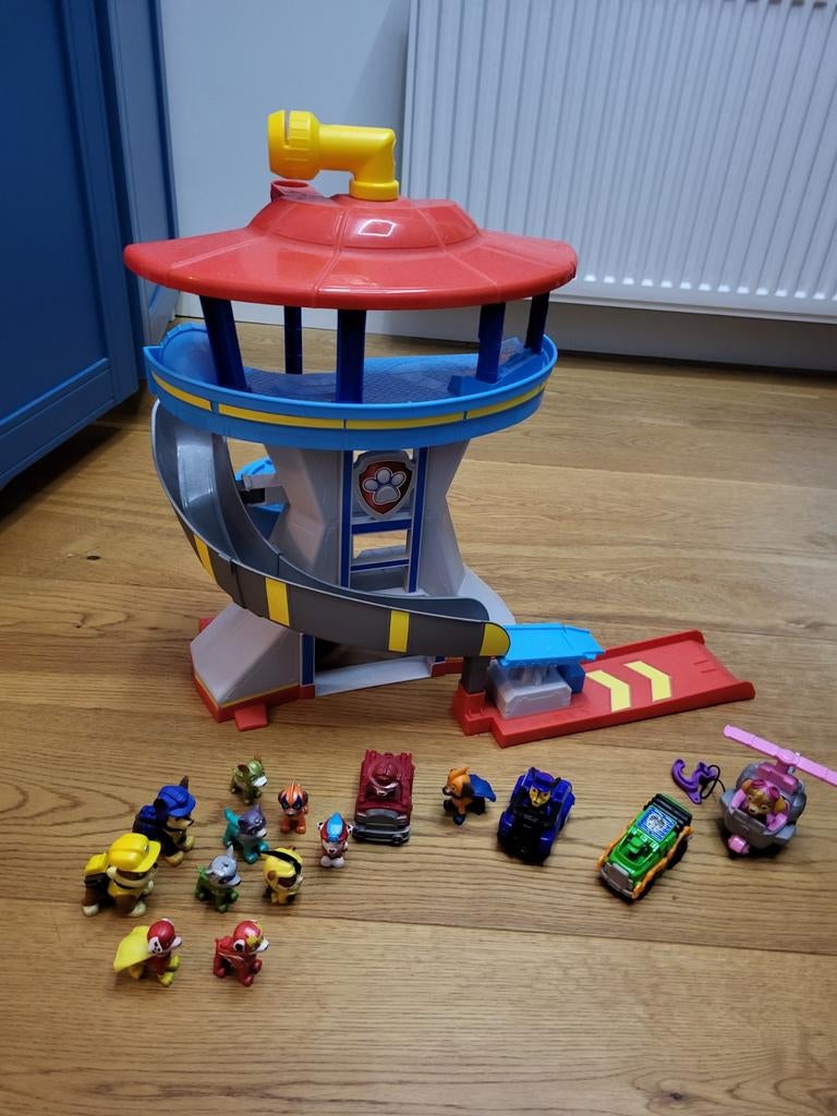 Paw patrol toren met autootjes, Kinderen en Baby's, Speelgoed | Actiefiguren, Ophalen, Zo goed als nieuw