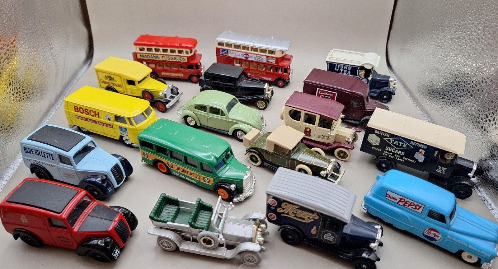 17 Lledo Days Gone modelauto's - Nieuwstaat Collectie, Ophalen of Verzenden