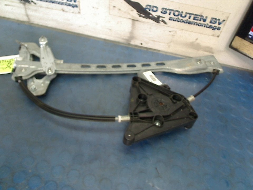 Raammechaniek Elek Rechts Voor Toyota Aygo (B40) 402662A, Gebruikt, Kundenbetreuung@toyota.de, Toyota-Allee 2, Köln 50858, , Duitsland