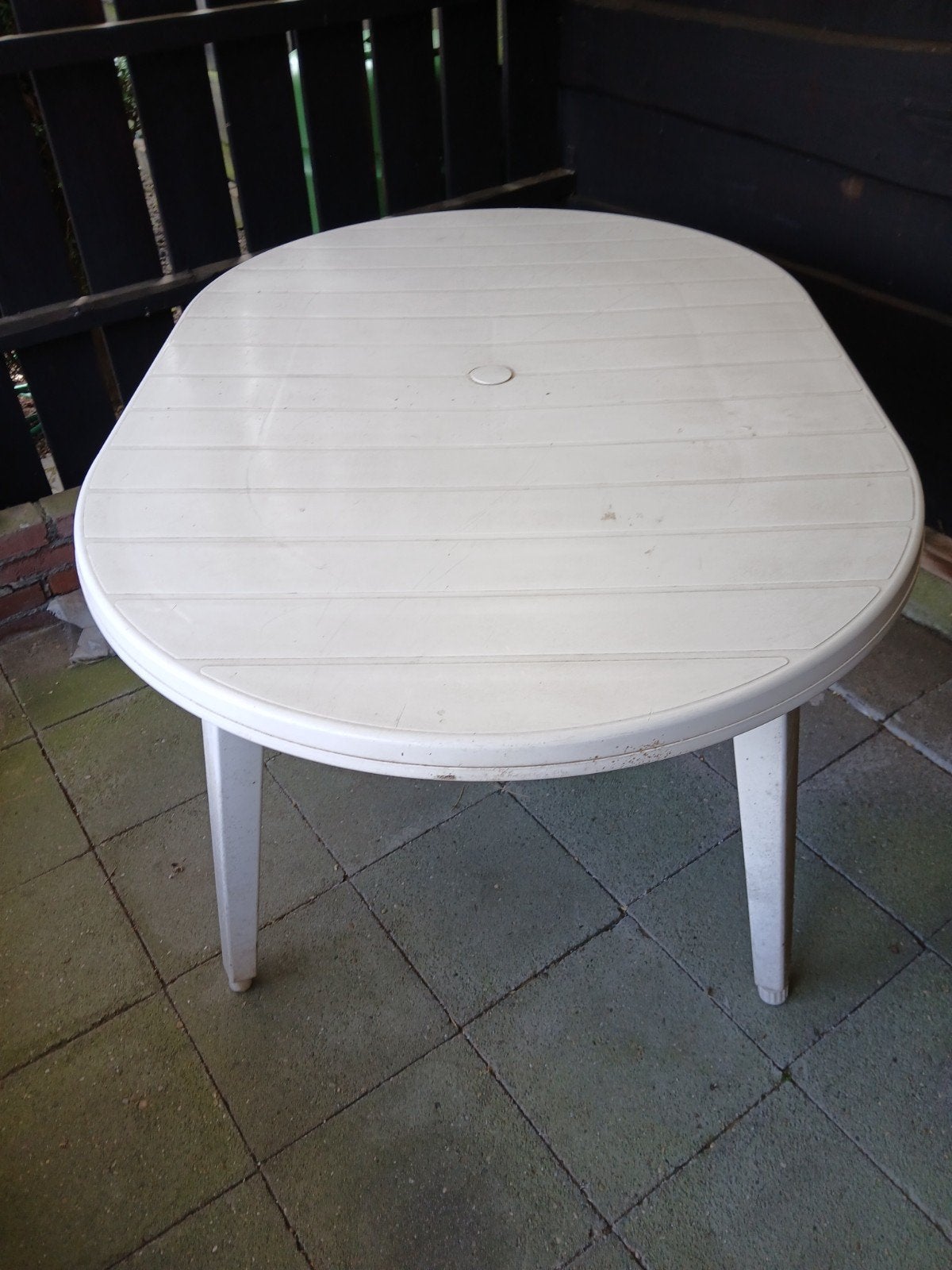 Witte tuintafel, Tuin en Terras, Ophalen, Gebruikt, Ovaal, Kunststof