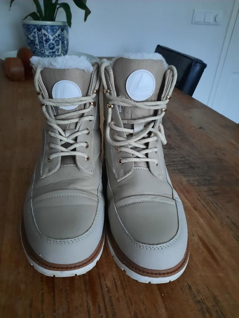 wandel- boots mt 40 Luhta Reilu MS Footwear gevoerd snow, Sport en Fitness, Bergsport en Wandelen, Ophalen of Verzenden, Zo goed als nieuw