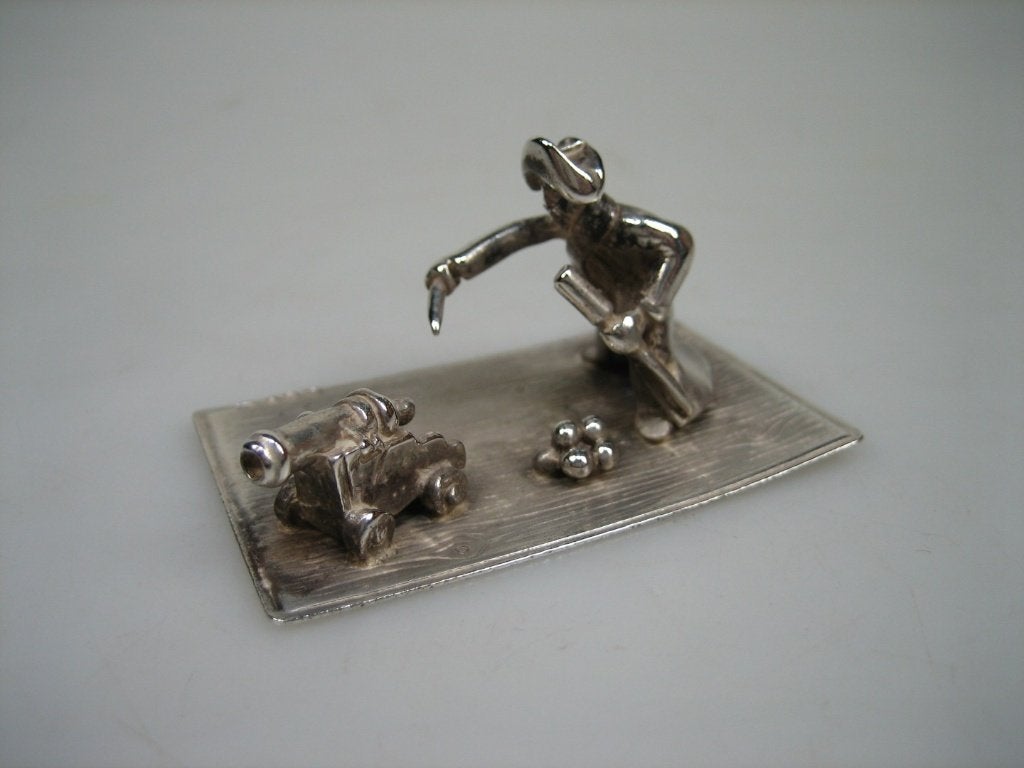 Miniatuur zilver piraat met zijn kanon, Rotterdam 1979