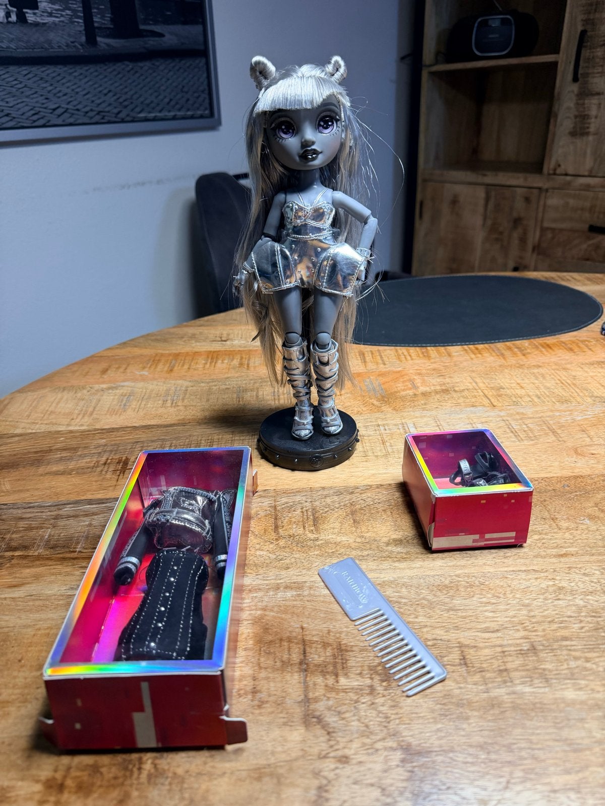 Rainbow High Shadow High Luna Madison pop met accessoires, Kinderen en Baby's, Speelgoed | Poppen, Ophalen, Zo goed als nieuw