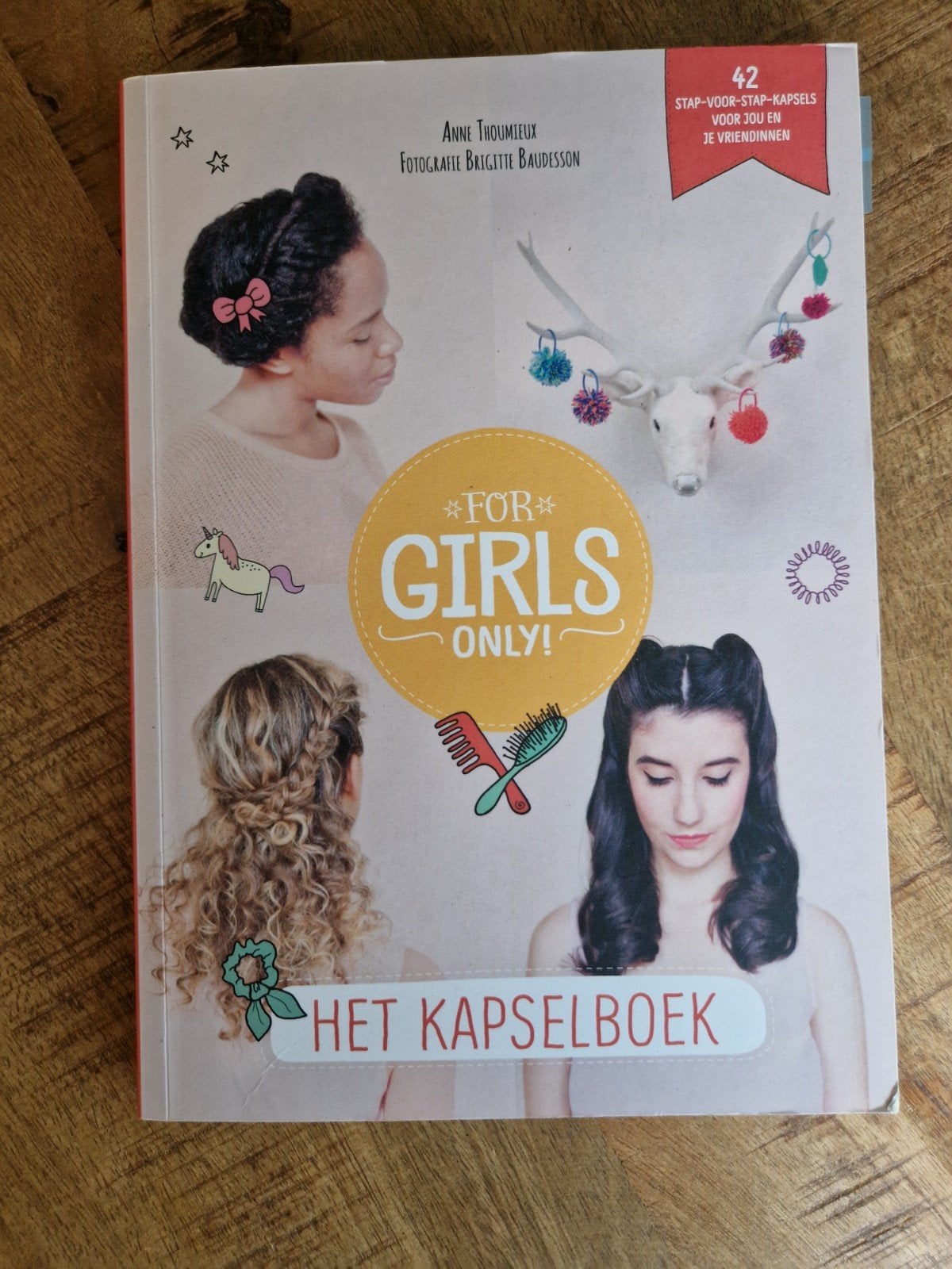 For Girls Only! Het Kapselboek - 42 stap-voor-stap kapsels, Ophalen of Verzenden, Zo goed als nieuw, Anne Throumieux, Non-fictie