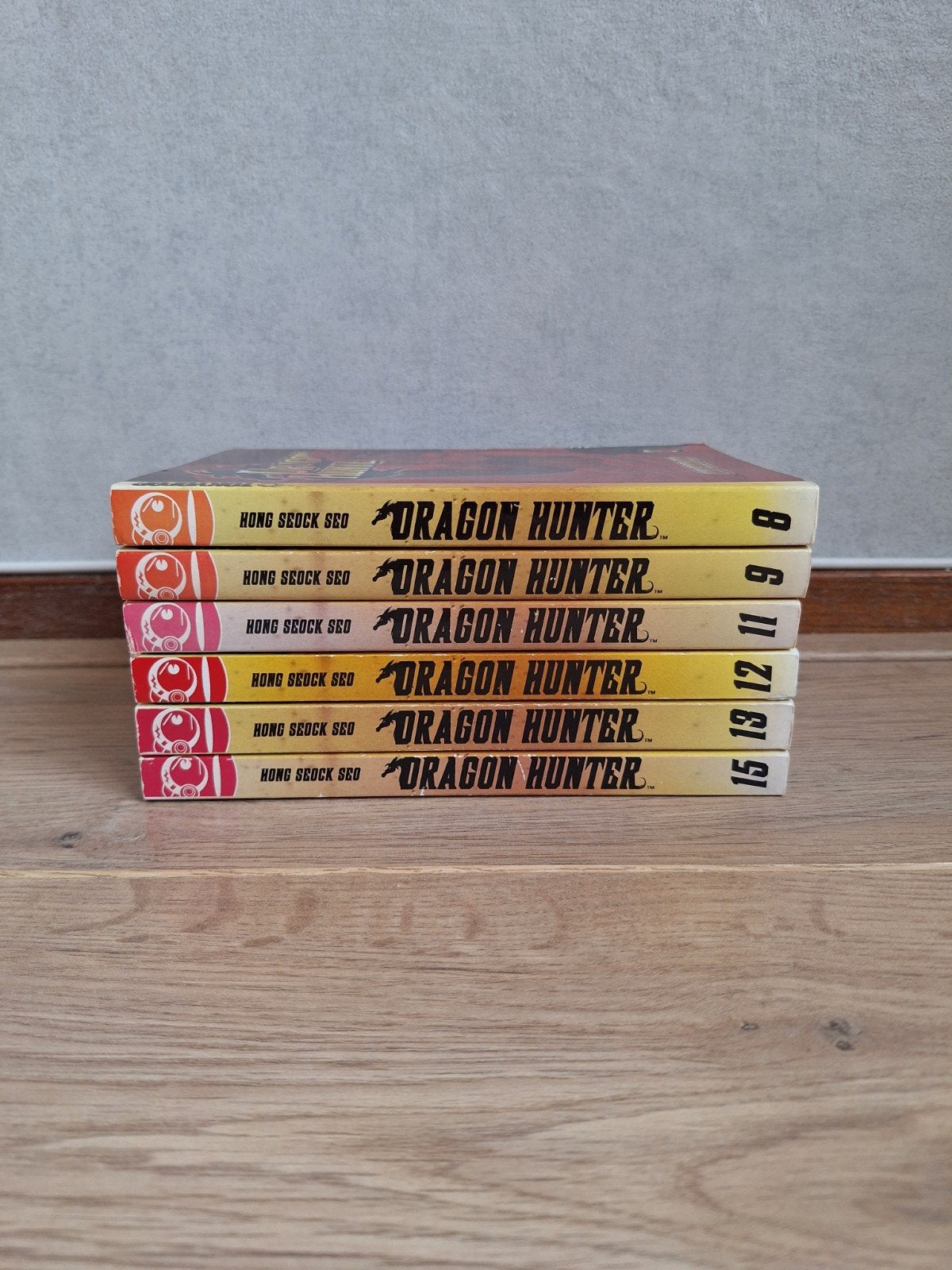 Dragon Hunter vol. 8-9-11-12-13-15 English manga, Gelezen, Ophalen of Verzenden, Japan (Manga), Meerdere comics