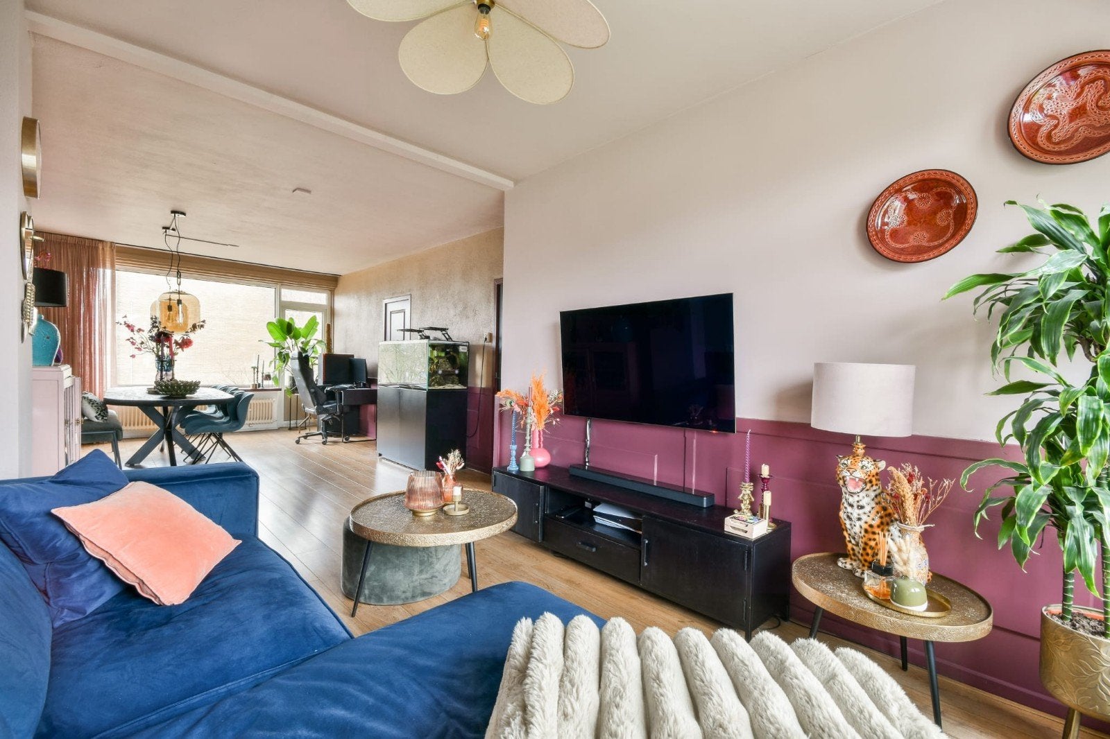 loods 5 tv kast, Amsterdam