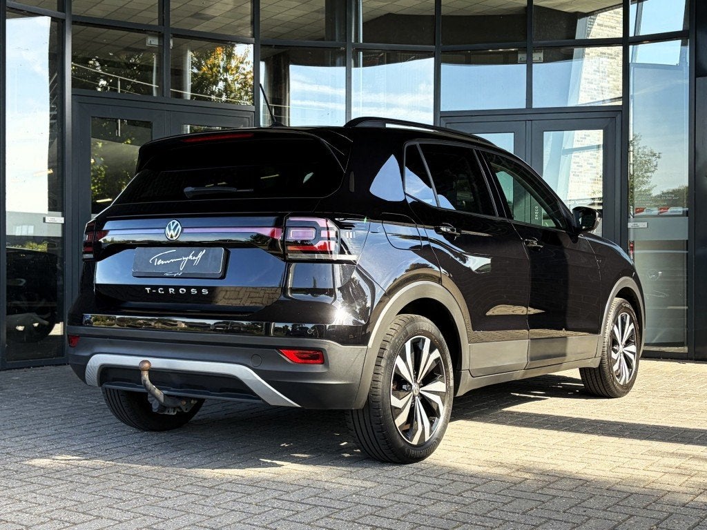 Volkswagen T-CROSS 1.0 TSI LIFE 115PK NAVI - AD. CRUISE - TR, Auto's, T-Cross, Gebruikt, 116 pk, Zwart