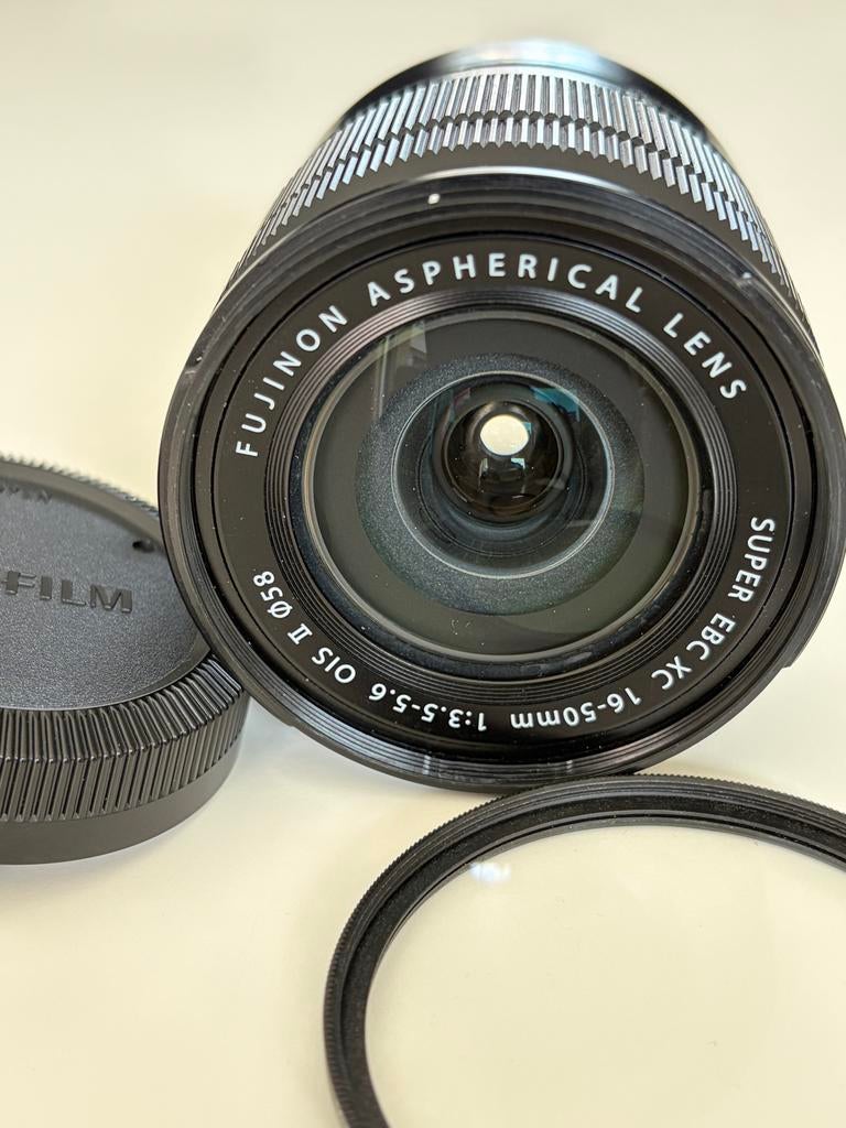 Fujifilm XC 16-50mm f3.5-5.6 OIS II zonnekap en uv filter, Ophalen of Verzenden, Nieuw, Standaardlens, Zoom