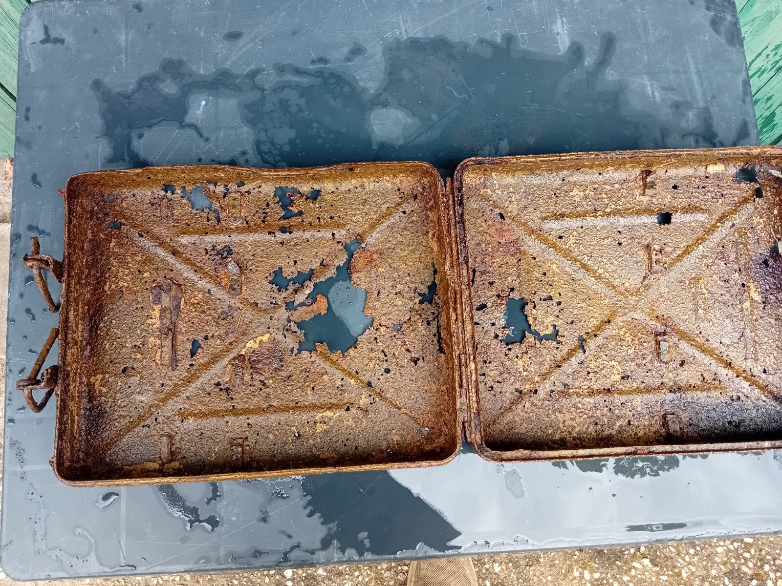 T.K. mortier kist bodemvonds, slechte staat, Verzamelen, Militaria | Tweede Wereldoorlog, Ophalen of Verzenden, Nederland, Kist of Geocache