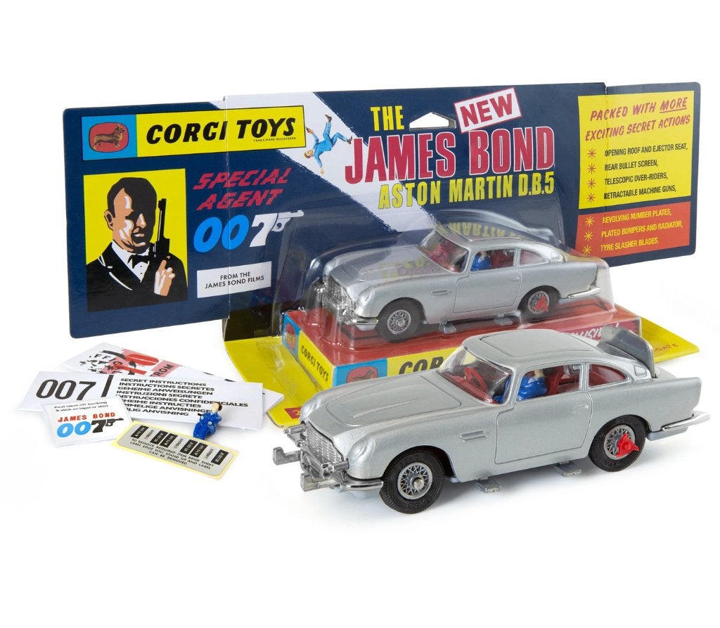 J Bond Aston Martin ZILVER Zilver grill Corgi NEW 1/43 R 270
