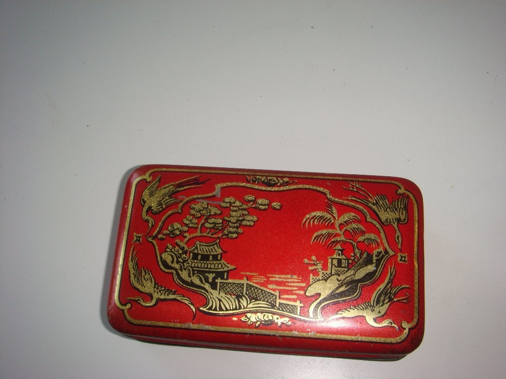 Vintage rood blikje met oosterse decoratie, Verzamelen, Ophalen of Verzenden, Gebruikt, Thee, Overige merken