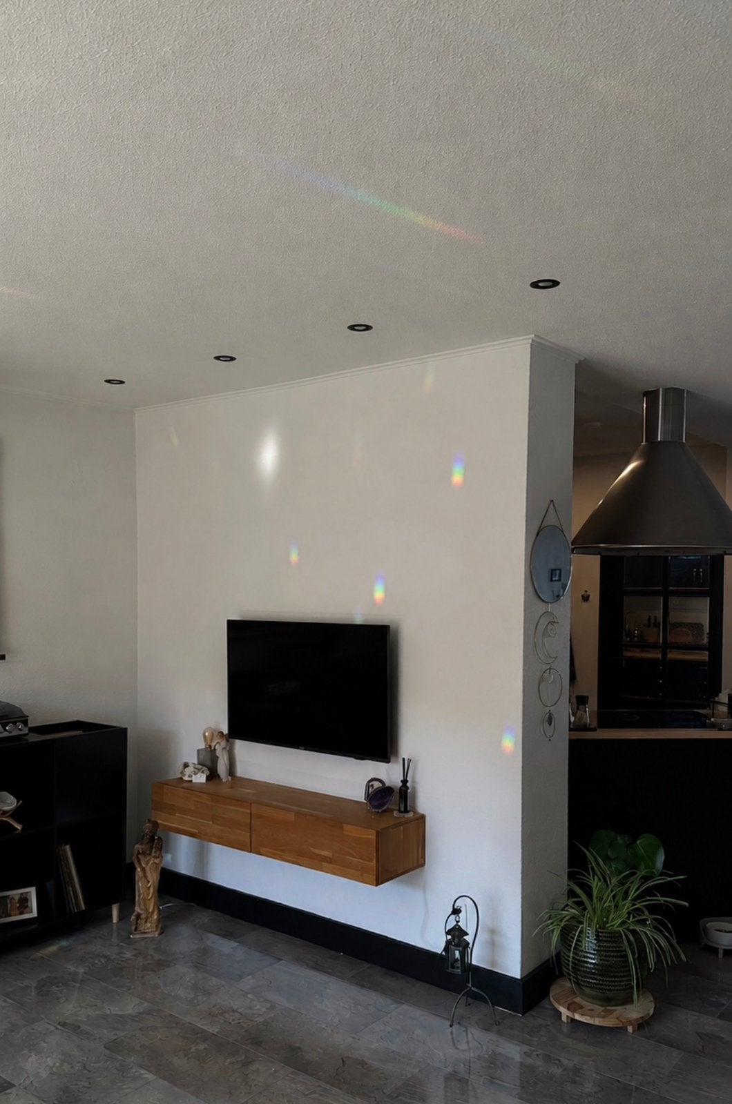 Robuust houten zwevend TV-meubel 133 cm - 2 lades, Ophalen, 100 tot 150 cm, Zo goed als nieuw, Minder dan 100 cm