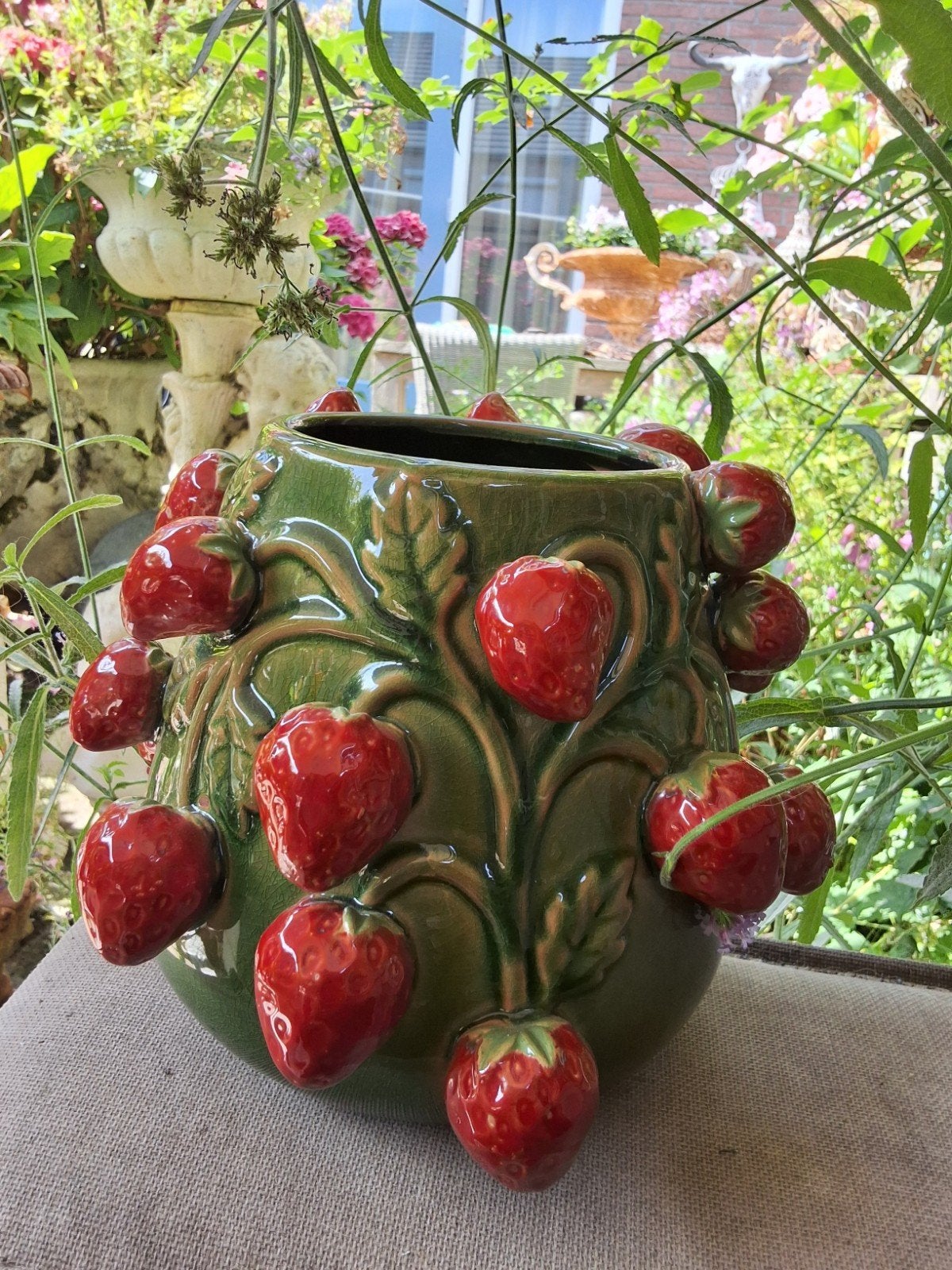 Aardbeienpot van keramiek aardbeien daan kromhout, Ophalen of Verzenden
