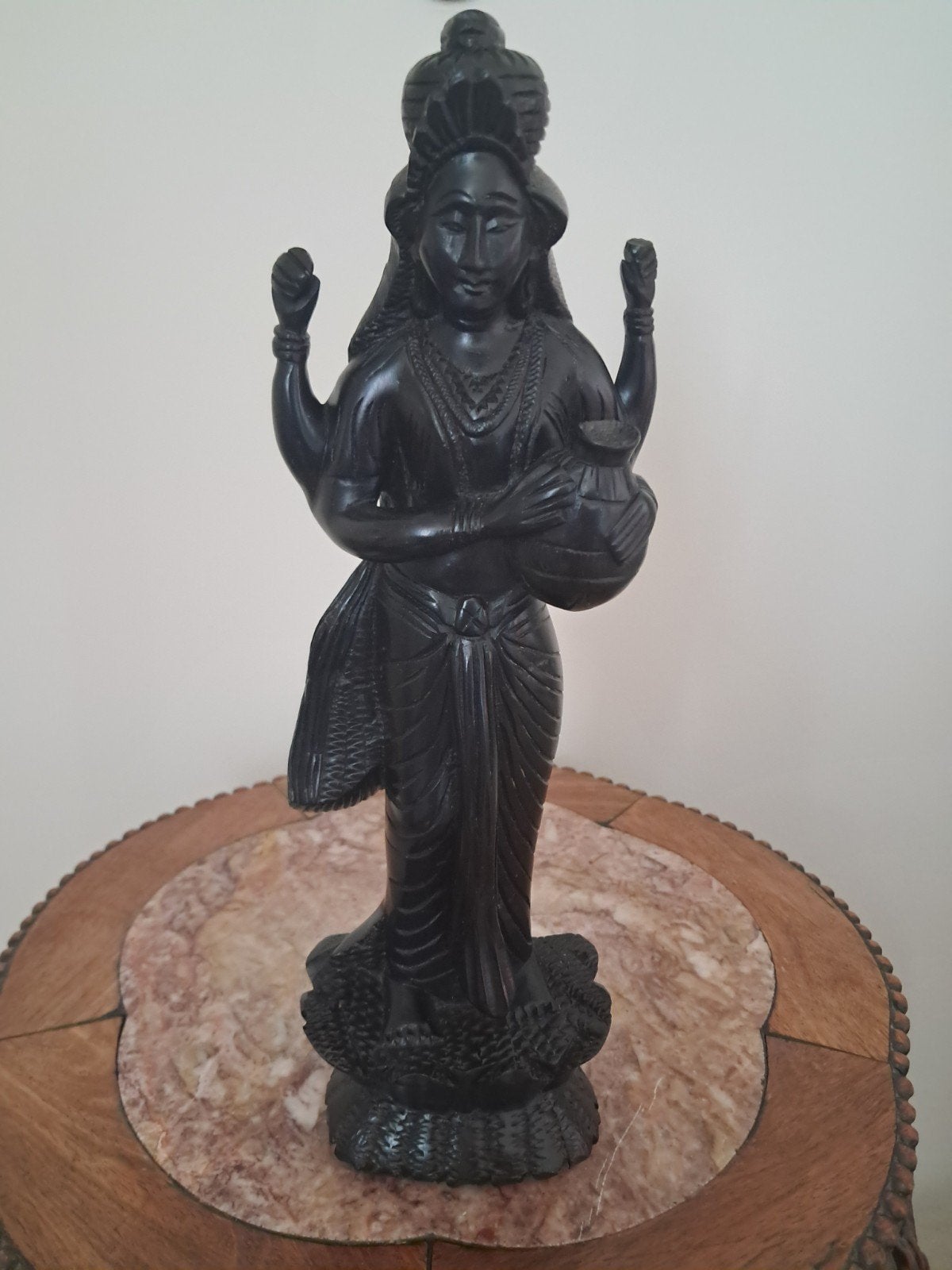 Chinees hardhouten gestoken beeld Lakshmi op lotusbloem, Antiek en Kunst, Ophalen of Verzenden