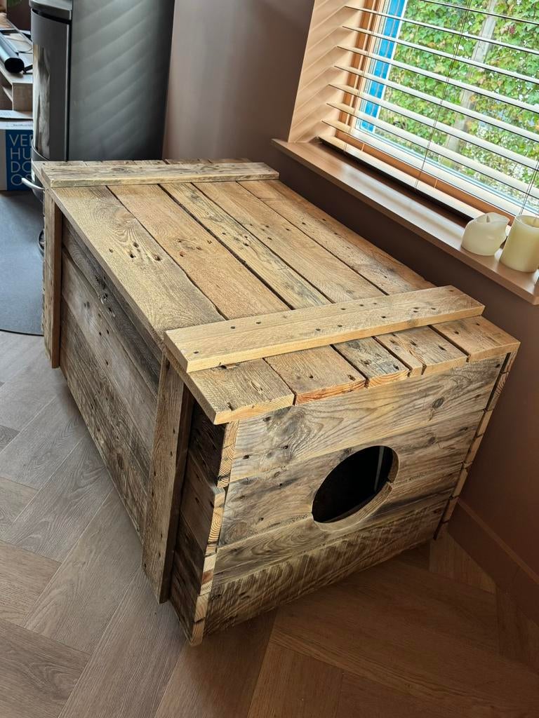 Mooie kattenbak ombouw, Ophalen, Gesloten