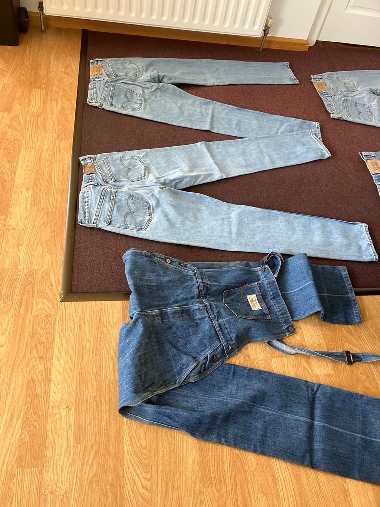 Vintage Levi's Collectie: 4 Jeans & 1 Tuinbroek (Jaren '80), Ophalen of Verzenden, Gedragen, Blauw, W32 (confectie 46) of kleiner
