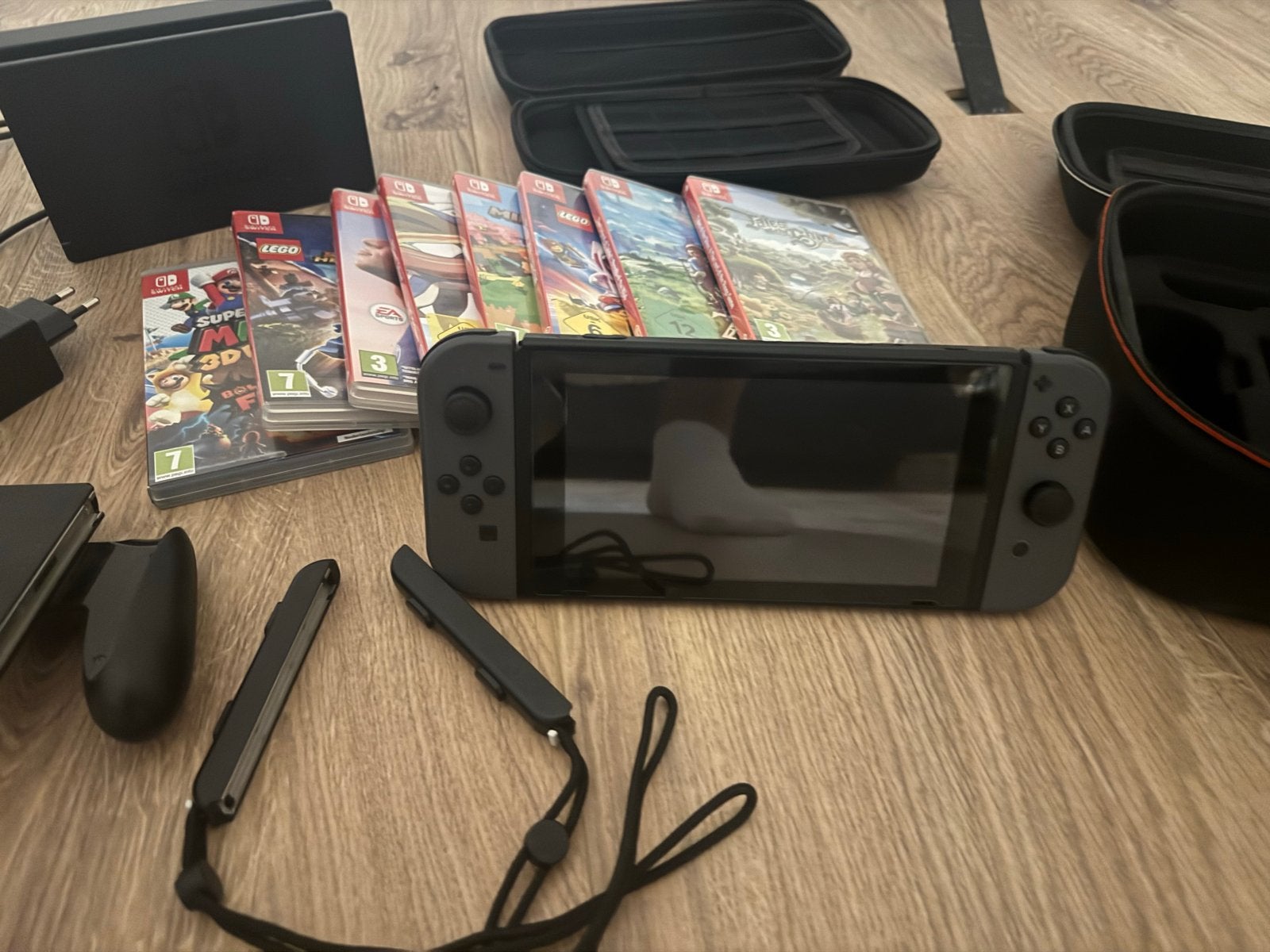 Nintendo Switch met 8 games en accessoires, Met 2 controllers, Ophalen of Verzenden, Switch Original, Gebruikt