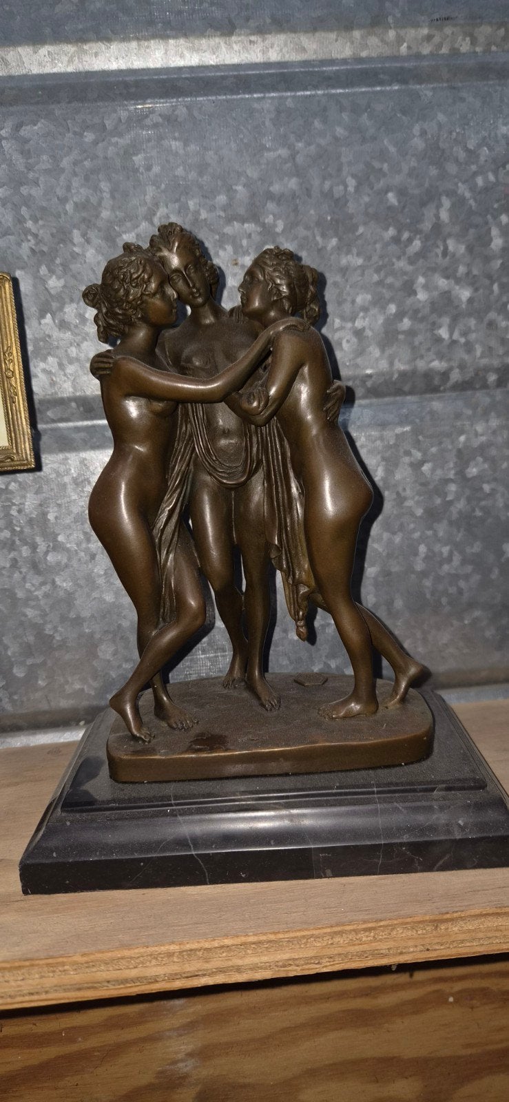 Bronzen beeld 'De Drie Gratiën' op marmeren sokkel, Ophalen of Verzenden