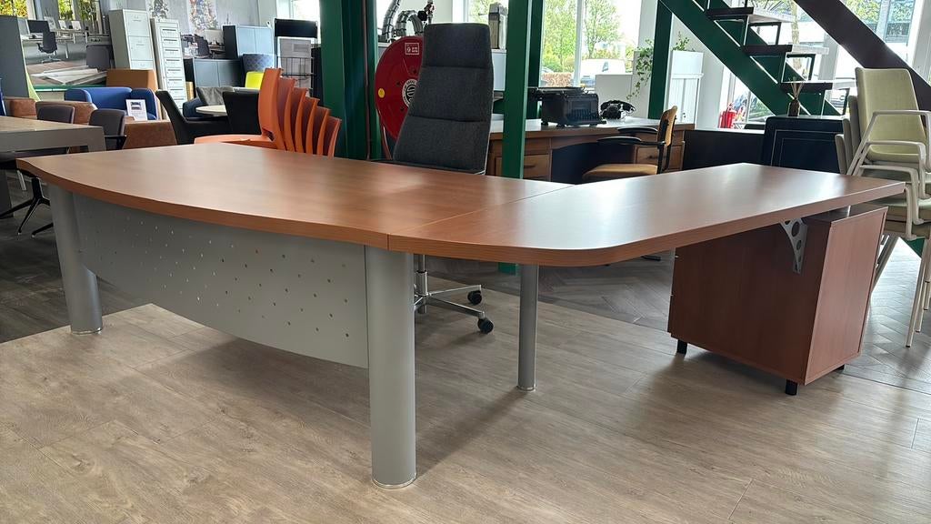 Directiebureau xtime manager, Huis en Inrichting, Bureaus, Ophalen
