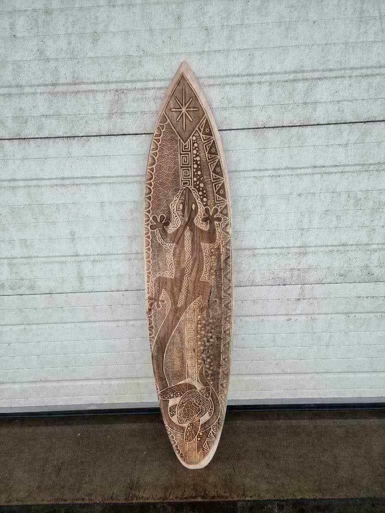 Gecko (blank) - decoratief houten surfplank 150 cm, Huis en Inrichting, Woonaccessoires | Wanddecoraties, -, -, Nieuw, Ophalen of Verzenden