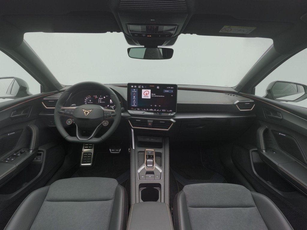 CUPRA Leon Sportstourer 1.5 TSI e-Hybrid VZ 272PK | Panorama, Auto's, Cupra, 1498 cc, 4 cilinders, Alcantara, 26 kWh