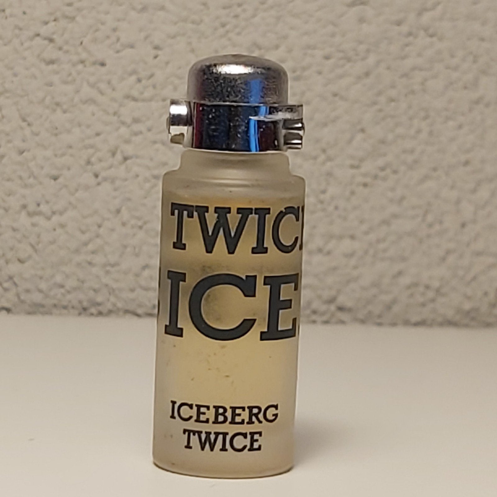 Twice van Iceberg, Ophalen of Verzenden, Zo goed als nieuw, Miniatuur, Gevuld