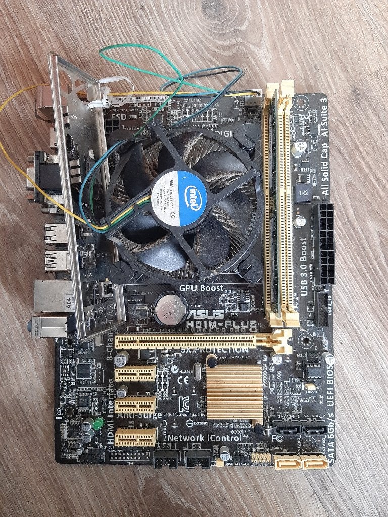 Asus intel moederbord incl procesor en ram, Ophalen, Gebruikt, DDR3, Micro-ATX