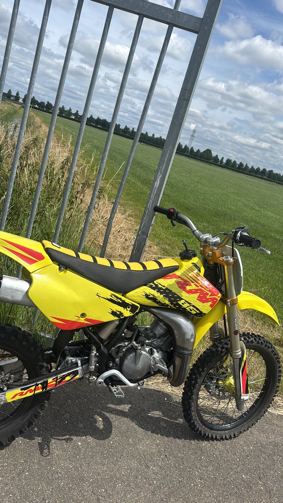 Suzuki RM85 2016 grote wielen, Ophalen, Zo goed als nieuw, Suzuki