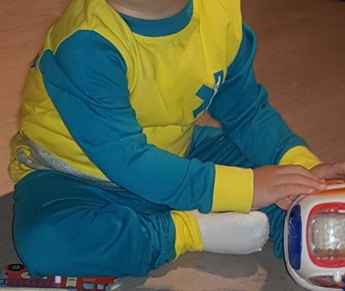 Ambulance pyjama babykleding maat 92 kinder kleding zorg, Nacht- of Onderkleding, Gebruikt, Verzenden, Jongen of Meisje