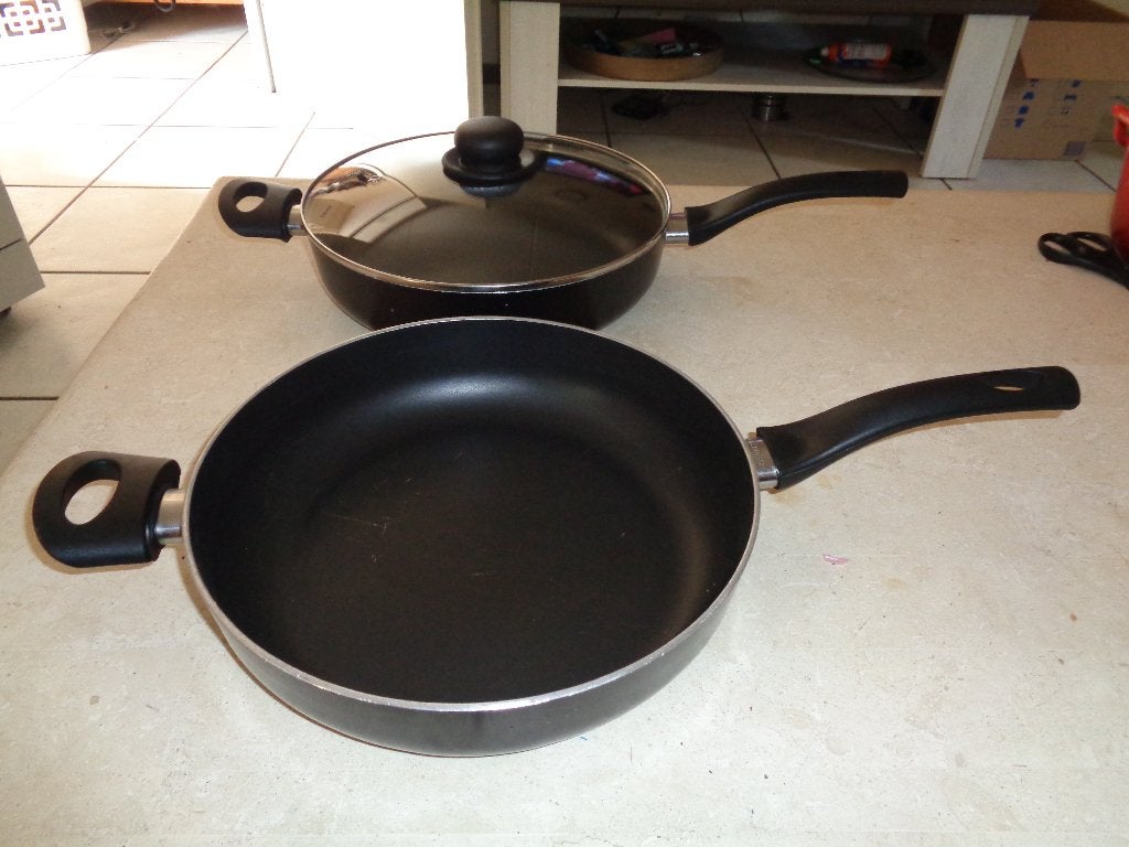 2 Ernesto (wok) pannen met 1 glazen deksel, Overige materialen, Gebruikt, Braadpan, Met handvatten