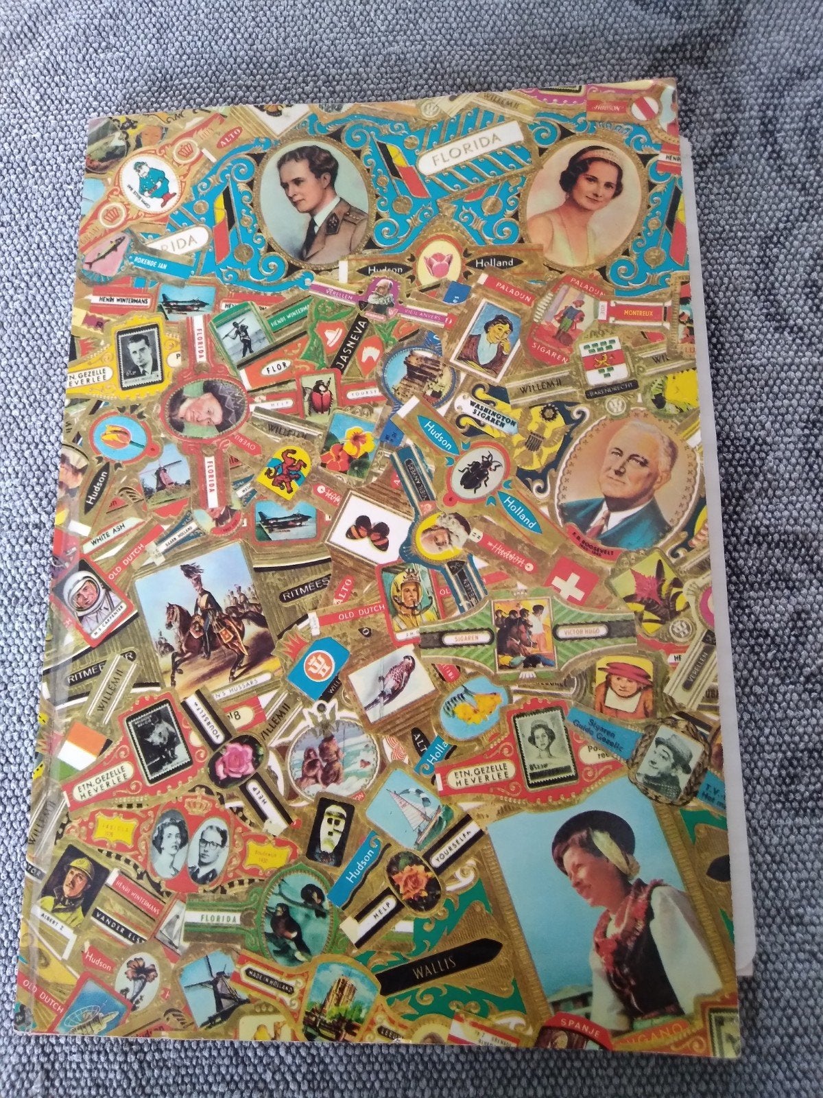 2 verzamelmappen: 1 vol sigarenbandjes, 1 nieuw, Verzamelen, Overige Verzamelen, Ophalen of Verzenden